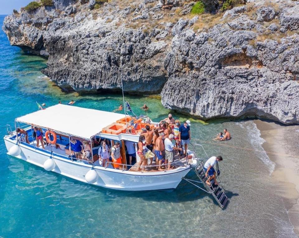 Blue Marlin Daire Marina di Camerota Dış mekan fotoğraf